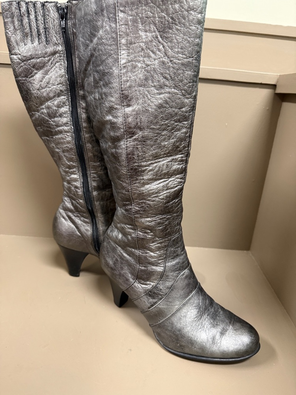 Born Metallic Gray Crinkled Leather Knee-High Women's Side Zip Boots - Picture 6 of 11